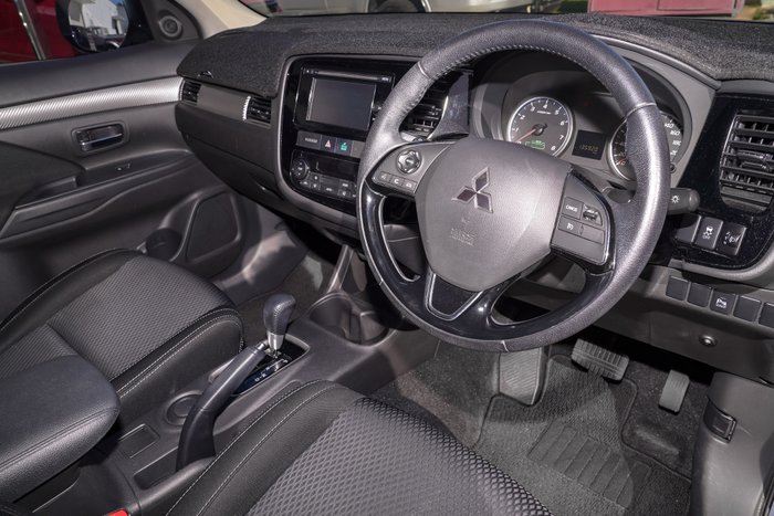 2016 Mitsubishi Outlander LS