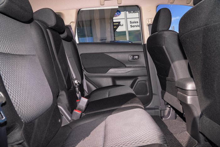 2016 Mitsubishi Outlander LS