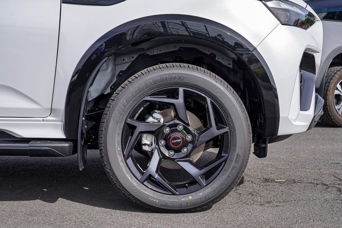 2026 Isuzu MU-X X-TERRAIN