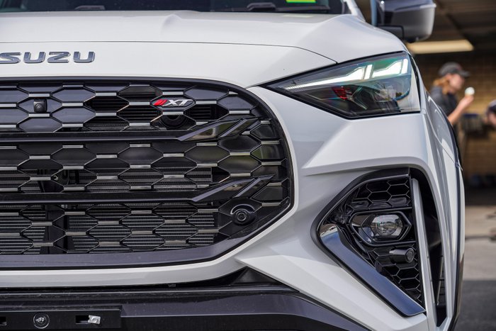 2026 Isuzu MU-X X-TERRAIN
