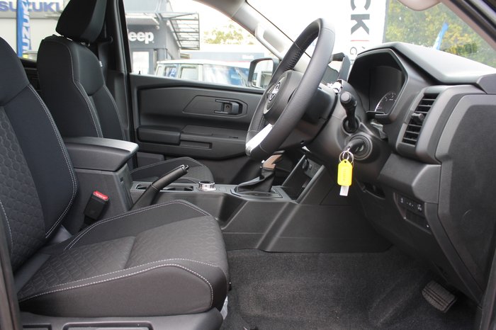 2026 Nissan Navara ST