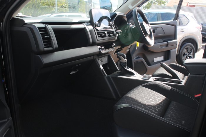 2026 Nissan Navara ST