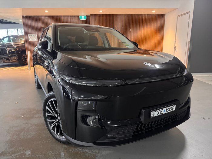 2025 Leapmotor B10 Design LR