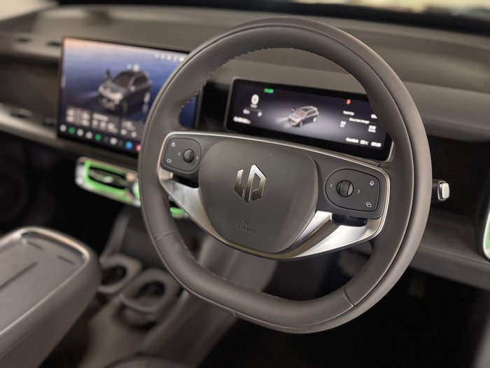 2025 Leapmotor B10 Design LR