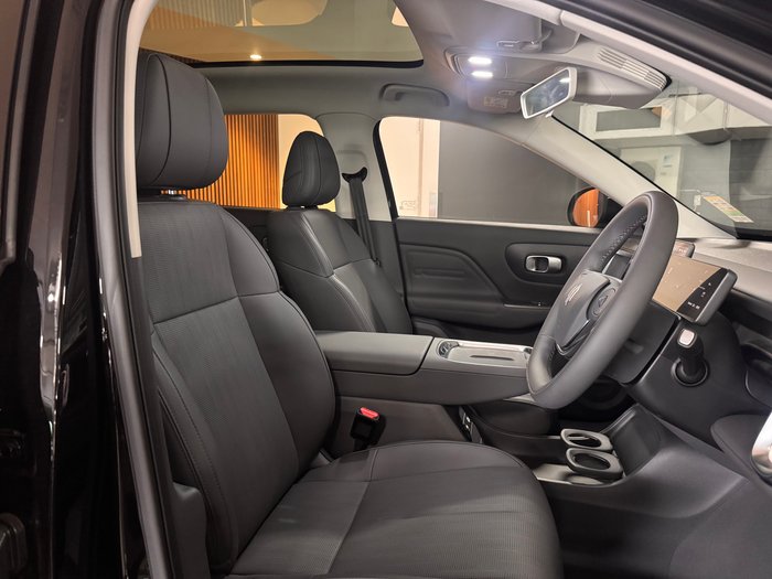 2025 Leapmotor B10 Design LR