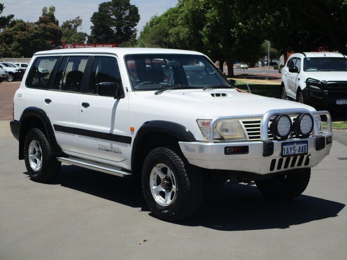 2000 Nissan Patrol ST GU II White