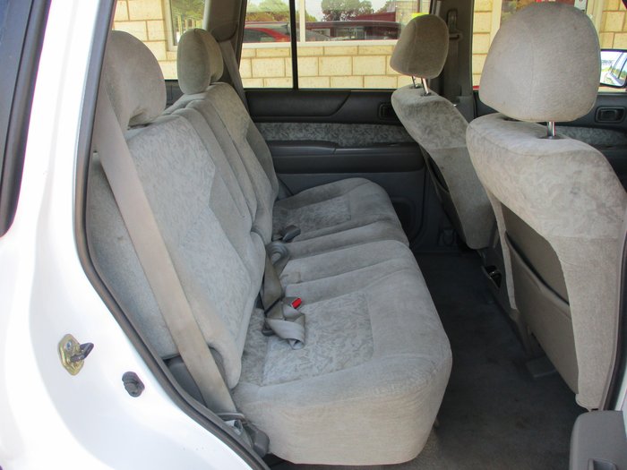 2000 Nissan Patrol ST GU II White