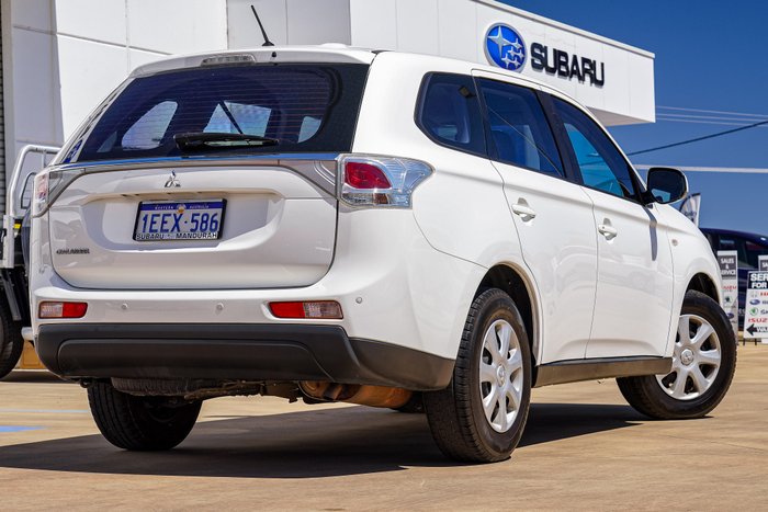 2013 Mitsubishi Outlander ES