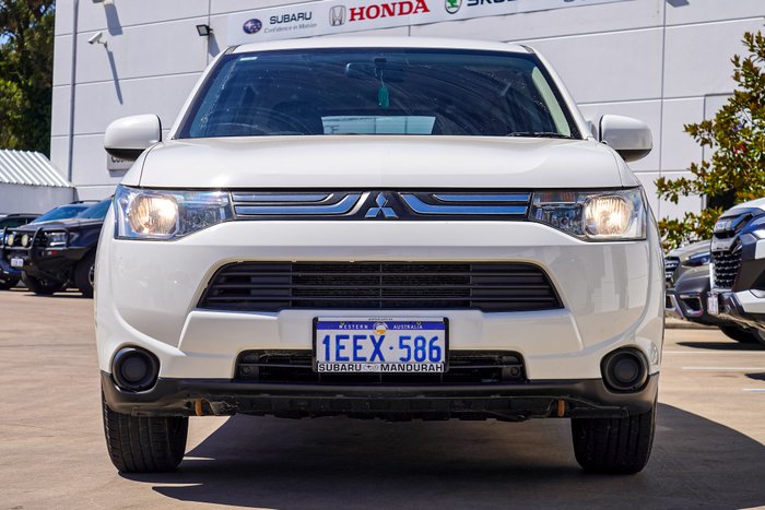 2013 Mitsubishi Outlander ES