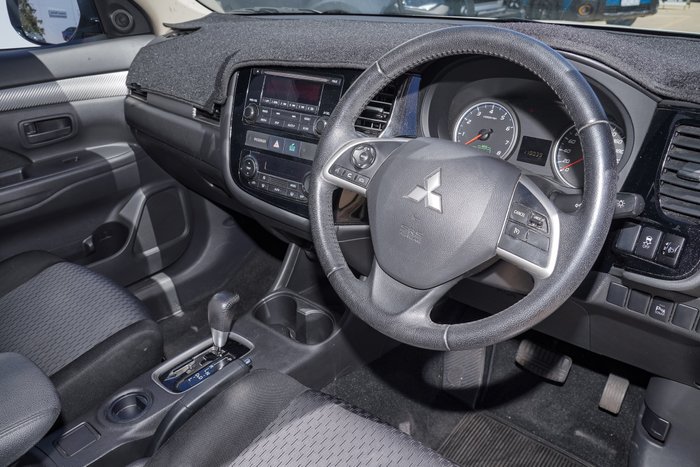 2013 Mitsubishi Outlander ES