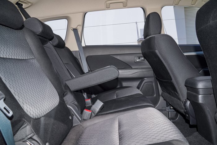 2013 Mitsubishi Outlander ES