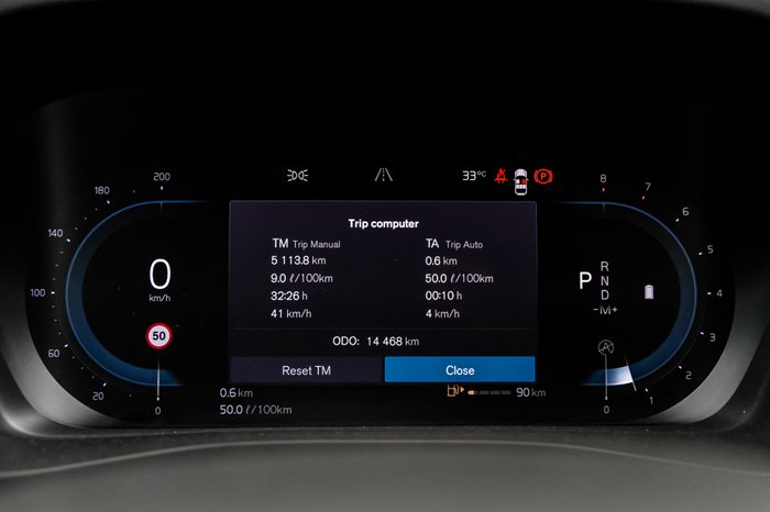 2023 VOLVO XC40 ULTIMATE B5 DARK MHEV