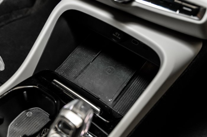 2023 VOLVO XC40 ULTIMATE B5 DARK MHEV