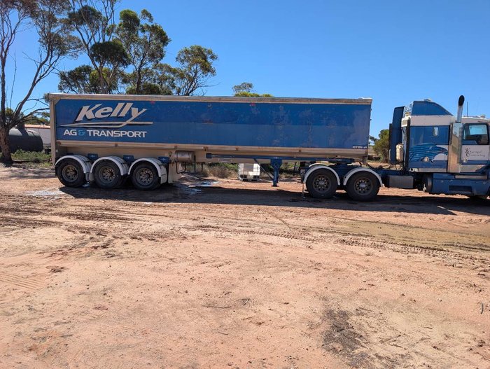 2008 SLOANEBUILT TRIAXLE TIPPER 
