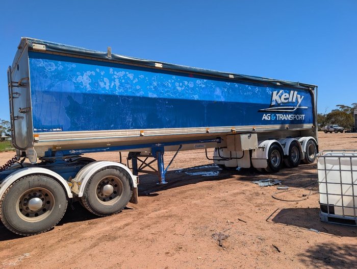 2008 SLOANEBUILT TRIAXLE TIPPER 