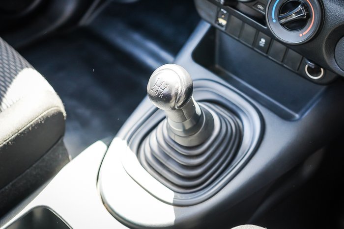 2015 Toyota HILUX Workmate