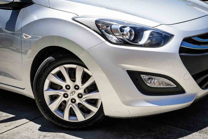 2015 HYUNDAI i30 PREMIUM 1.8 L.E.