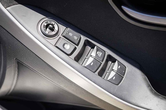 2015 HYUNDAI i30 PREMIUM 1.8 L.E.