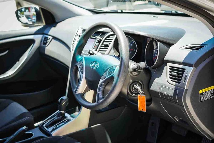 2015 HYUNDAI i30 PREMIUM 1.8 L.E.