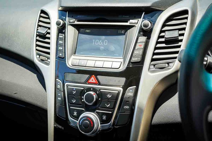 2015 HYUNDAI i30 PREMIUM 1.8 L.E.