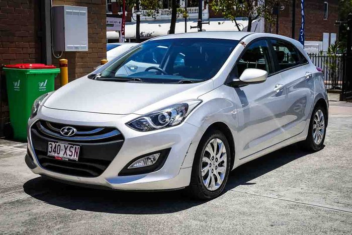 2015 HYUNDAI i30 PREMIUM 1.8 L.E.
