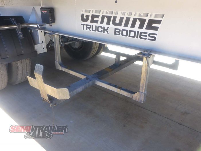 2014 Genuine 20 Pallet Bogie Pantech with Tailgate Loader