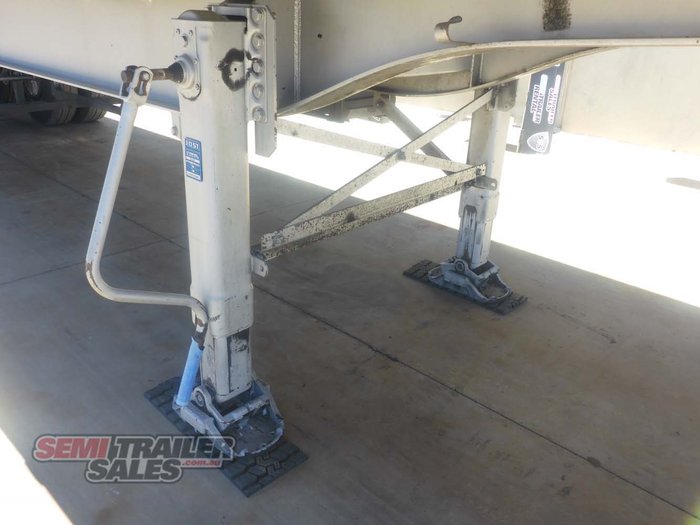 2014 Genuine 20 Pallet Bogie Pantech with Tailgate Loader