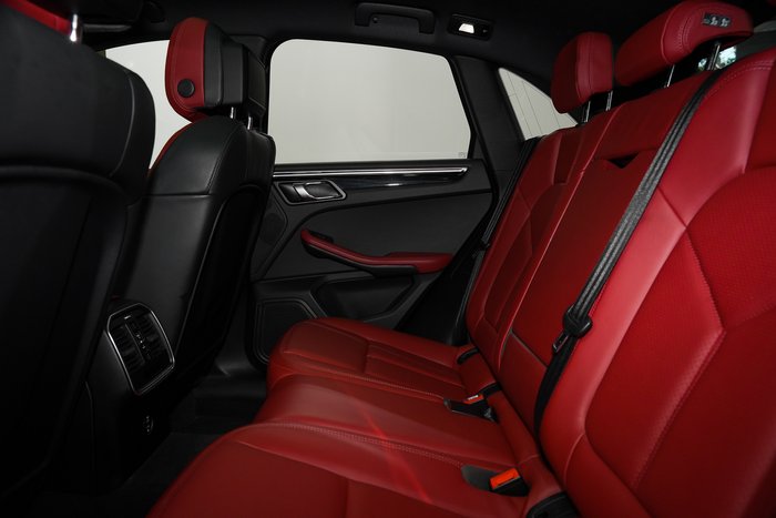 2022 Porsche Macan