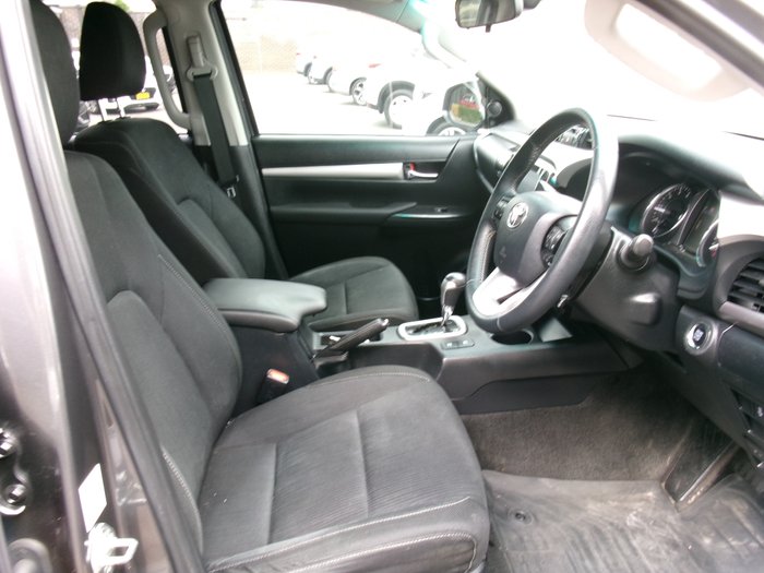 2020 Toyota Hilux 4x4 SR5