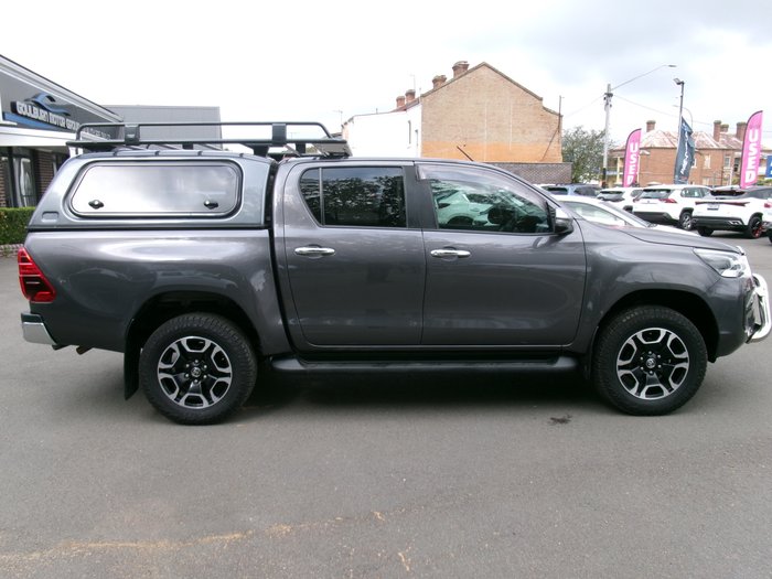 2020 Toyota Hilux 4x4 SR5