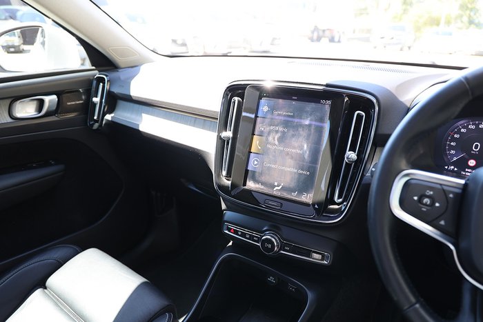 2021 Volvo XC40 T4 Inscription