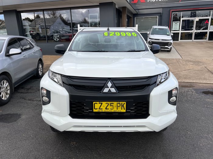 2020 MITSUBISHI TRITON GLX
