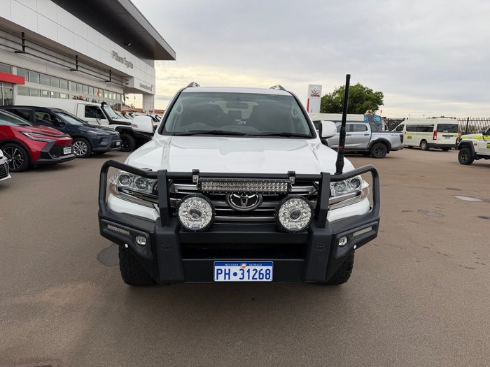 2020 Toyota LANDCRUISER GXL White