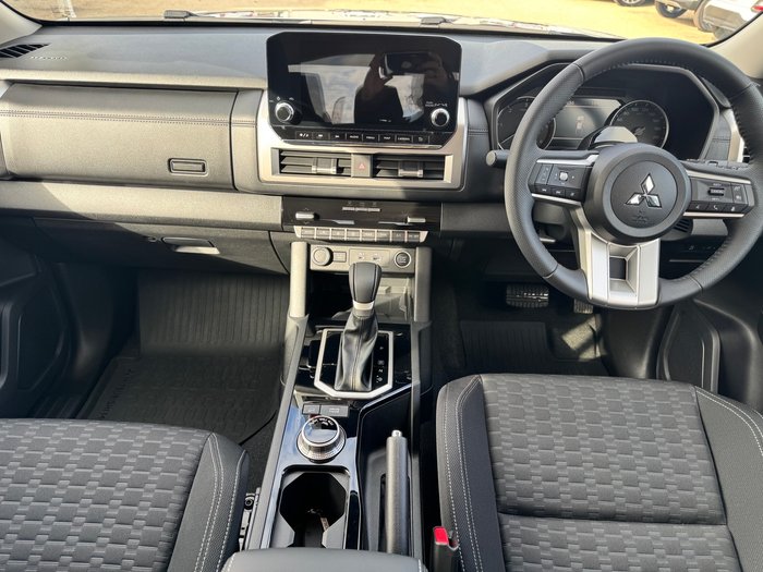 2025 MITSUBISHI Triton GLS