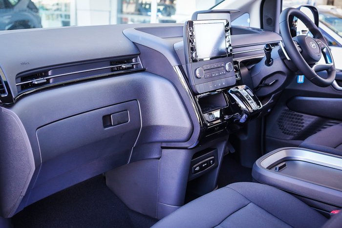 2025 Hyundai STARIA