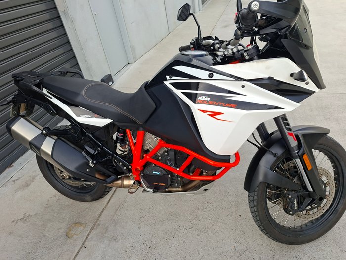 2017 KTM 1090