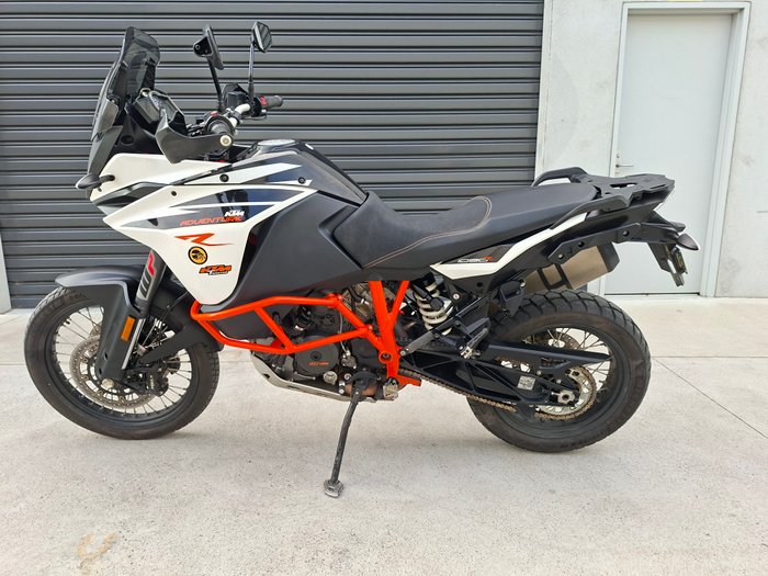 2017 KTM 1090