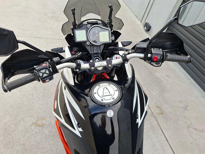 2017 KTM 1090