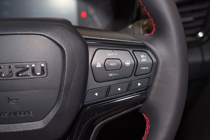 2025 Isuzu D-MAX X-TERRAIN