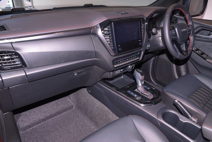 2025 Isuzu D-MAX X-TERRAIN