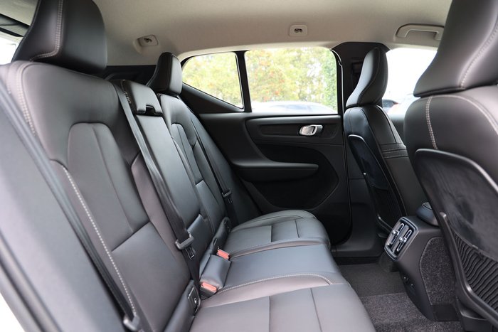 2025 Volvo XC40 Plus B4