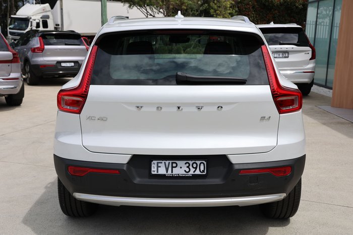 2025 Volvo XC40 Plus B4