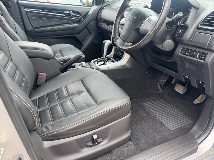 2020 Isuzu MU-X LS-T