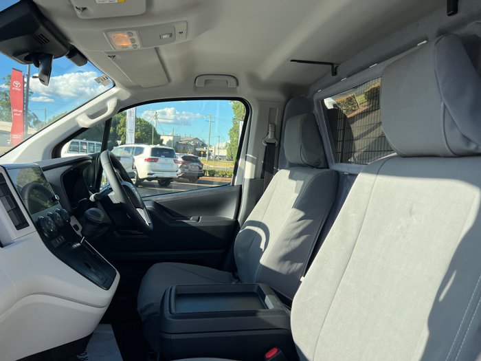 2025 Toyota Hiace Hiace Van LWB 2.8L T Diesel Automatic 9638690 006