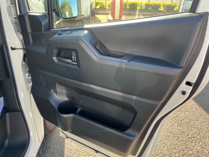 2025 Toyota Hiace Hiace Van LWB 2.8L T Diesel Automatic 9638690 006