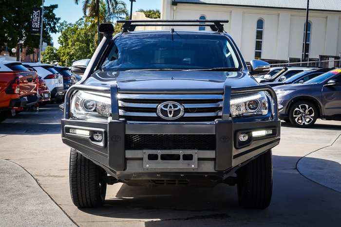 2017 Toyota HILUX SR5
