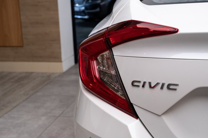 2017 HONDA CIVIC VTi-S