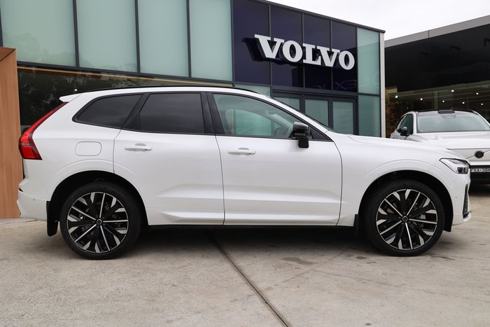 2025 Volvo XC60 Ultra T8 Plug-In Hybrid