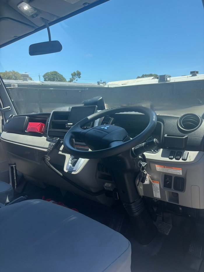 2025 Fuso Canter 815