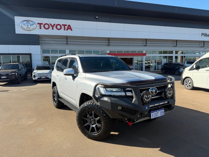 2022 Toyota LANDCRUISER VX Silver